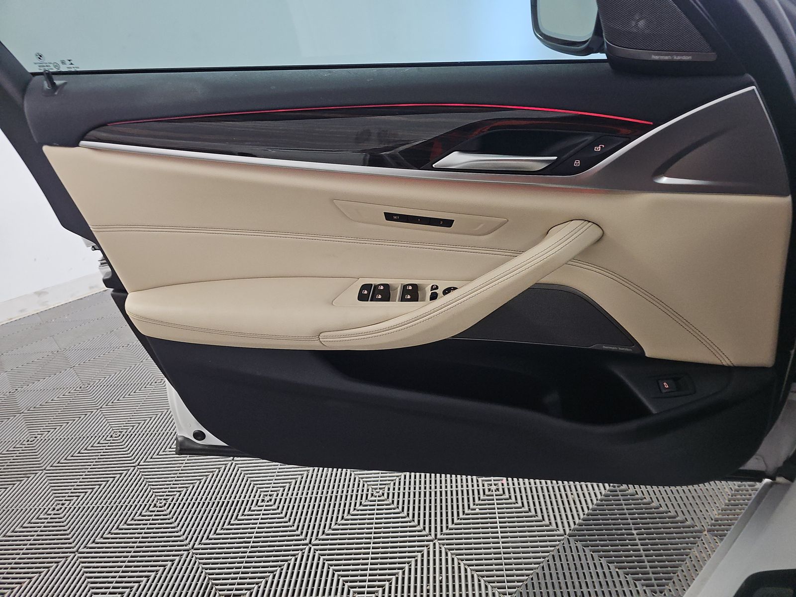 2023 BMW 5 Series 530i RWD