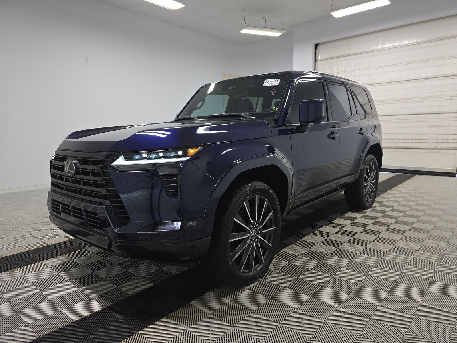 2024 Lexus GX Luxury's photo