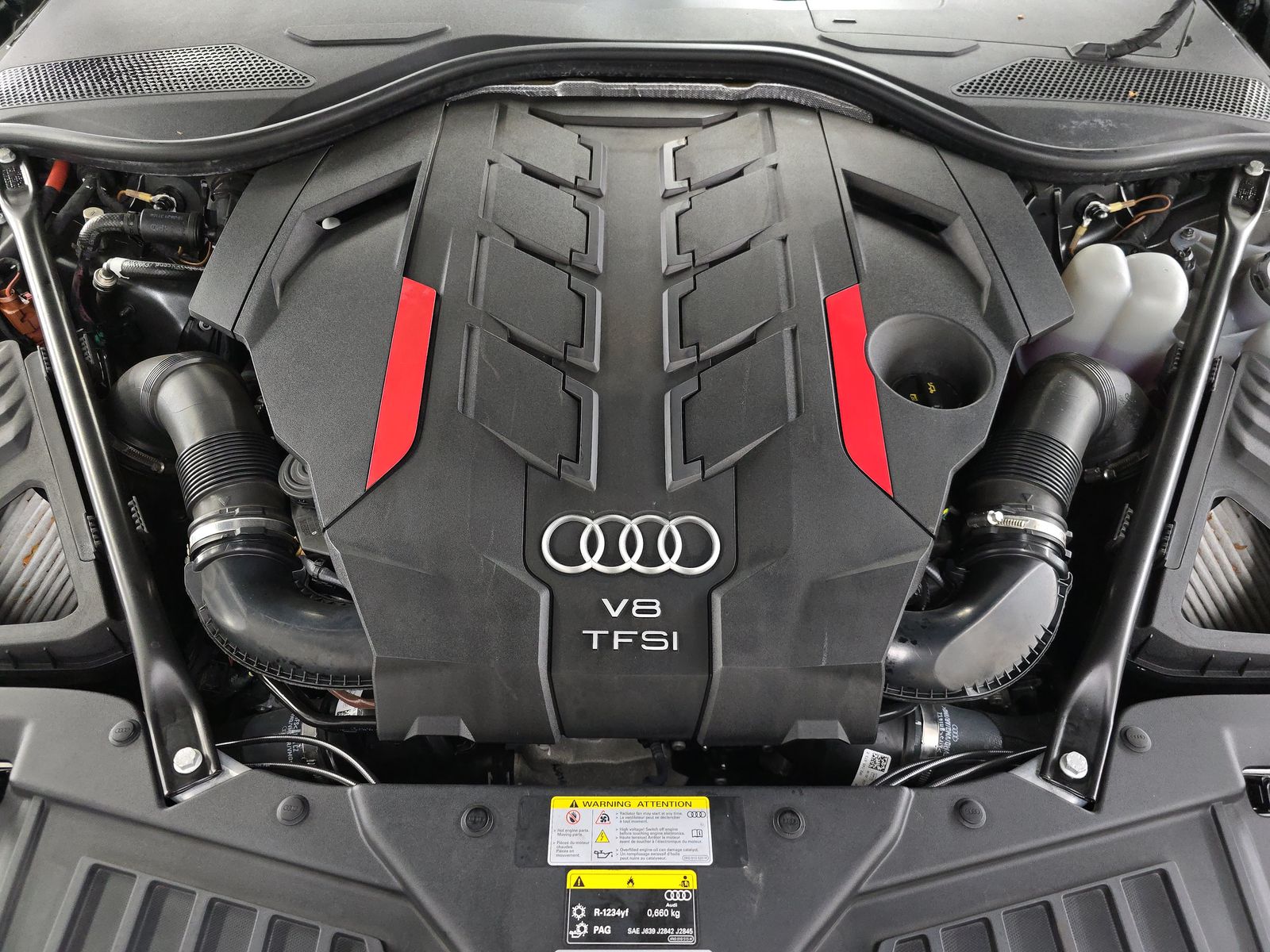 2022 Audi S8 Base AWD