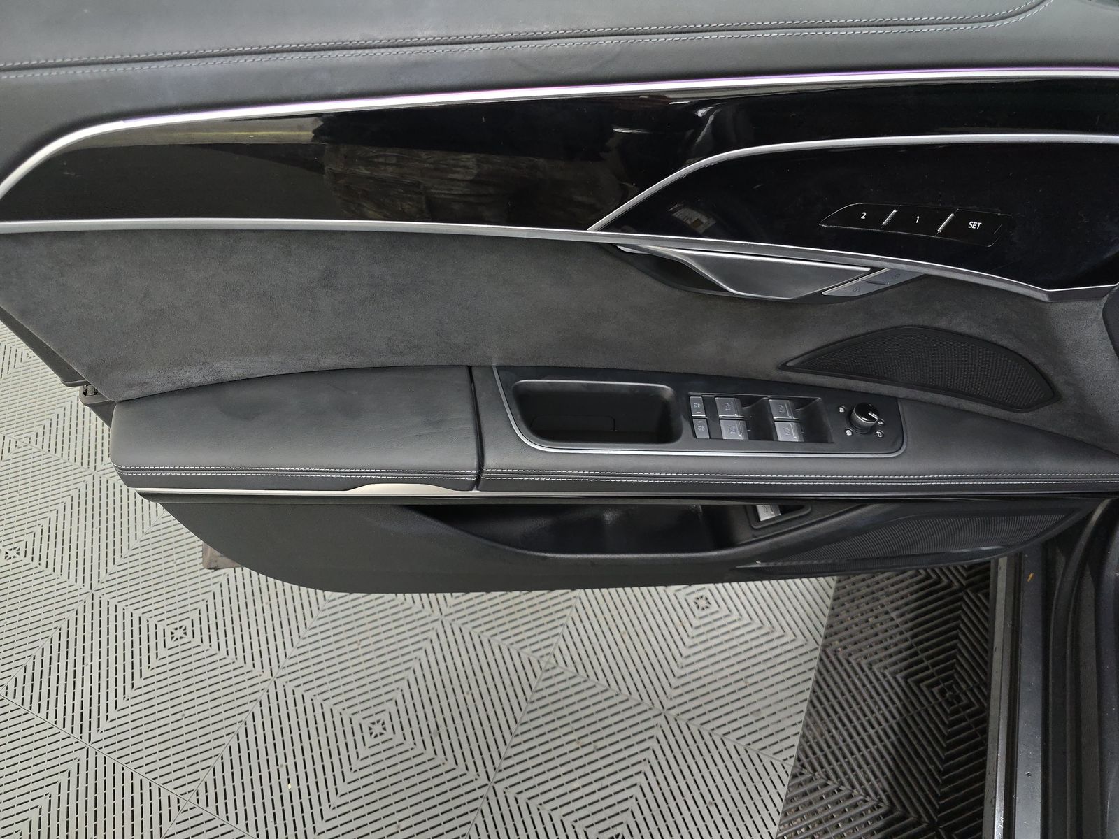 2022 Audi S8 Base AWD