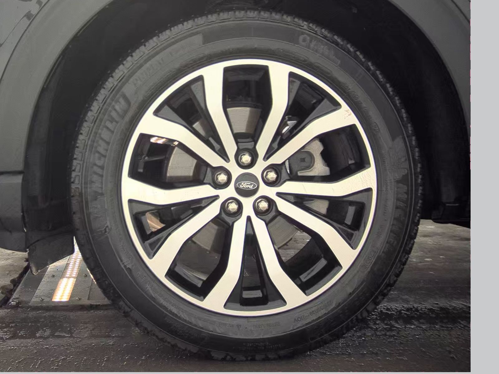 2025 Ford Explorer ST-Line AWD