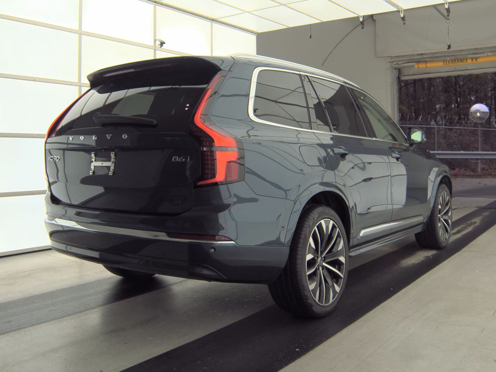 2025 Volvo XC90 B6 Plus AWD