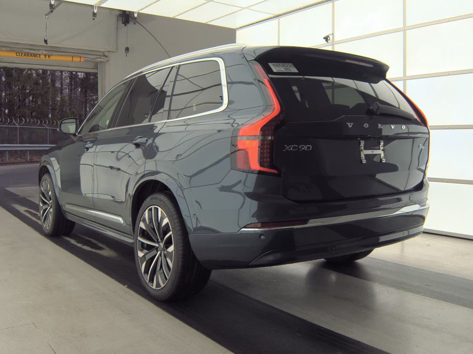 2025 Volvo XC90 B6 Plus AWD