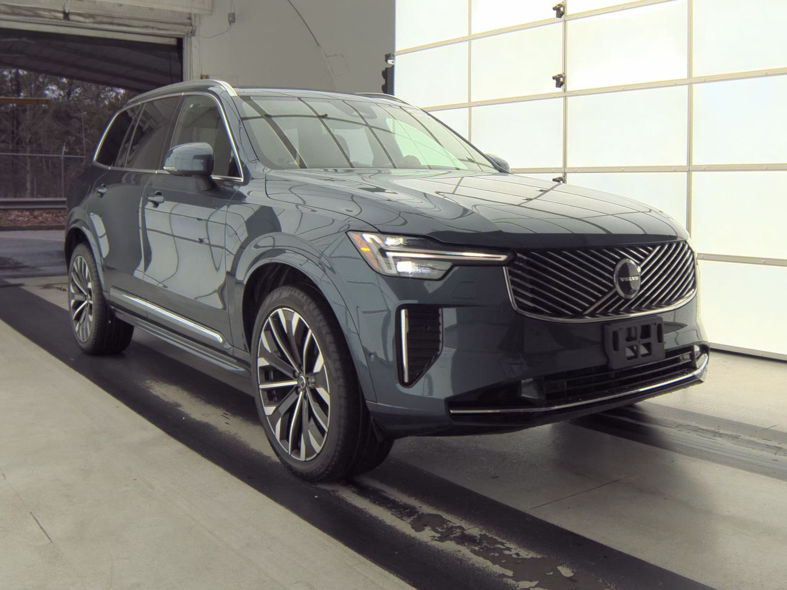 2025 Volvo XC90 B6 Plus AWD