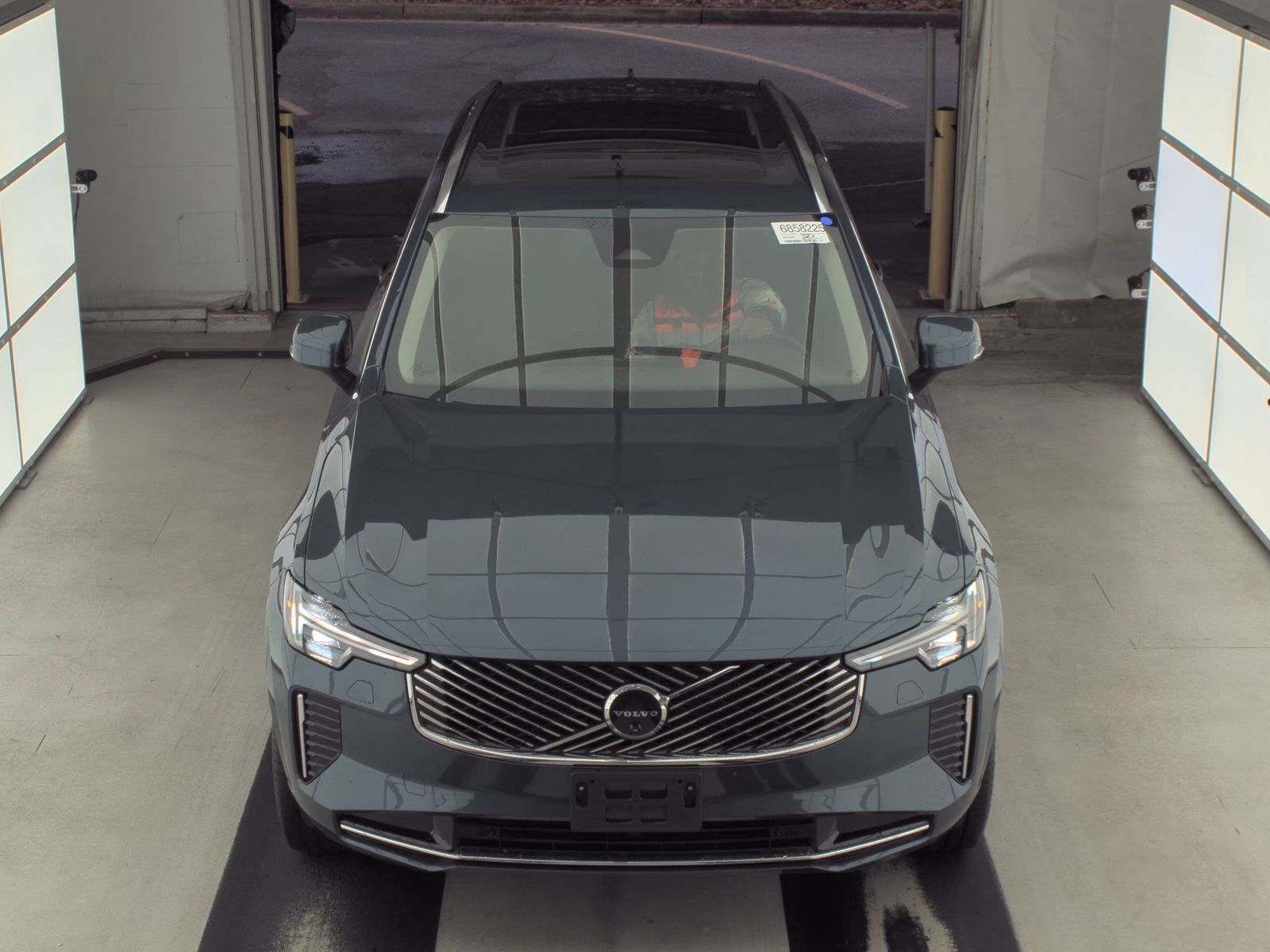 2025 Volvo XC90 B6 Plus AWD