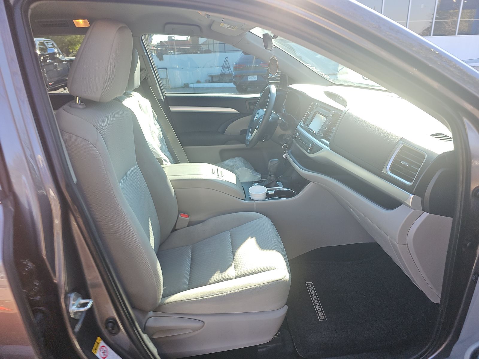 2019 Toyota Highlander LE FWD