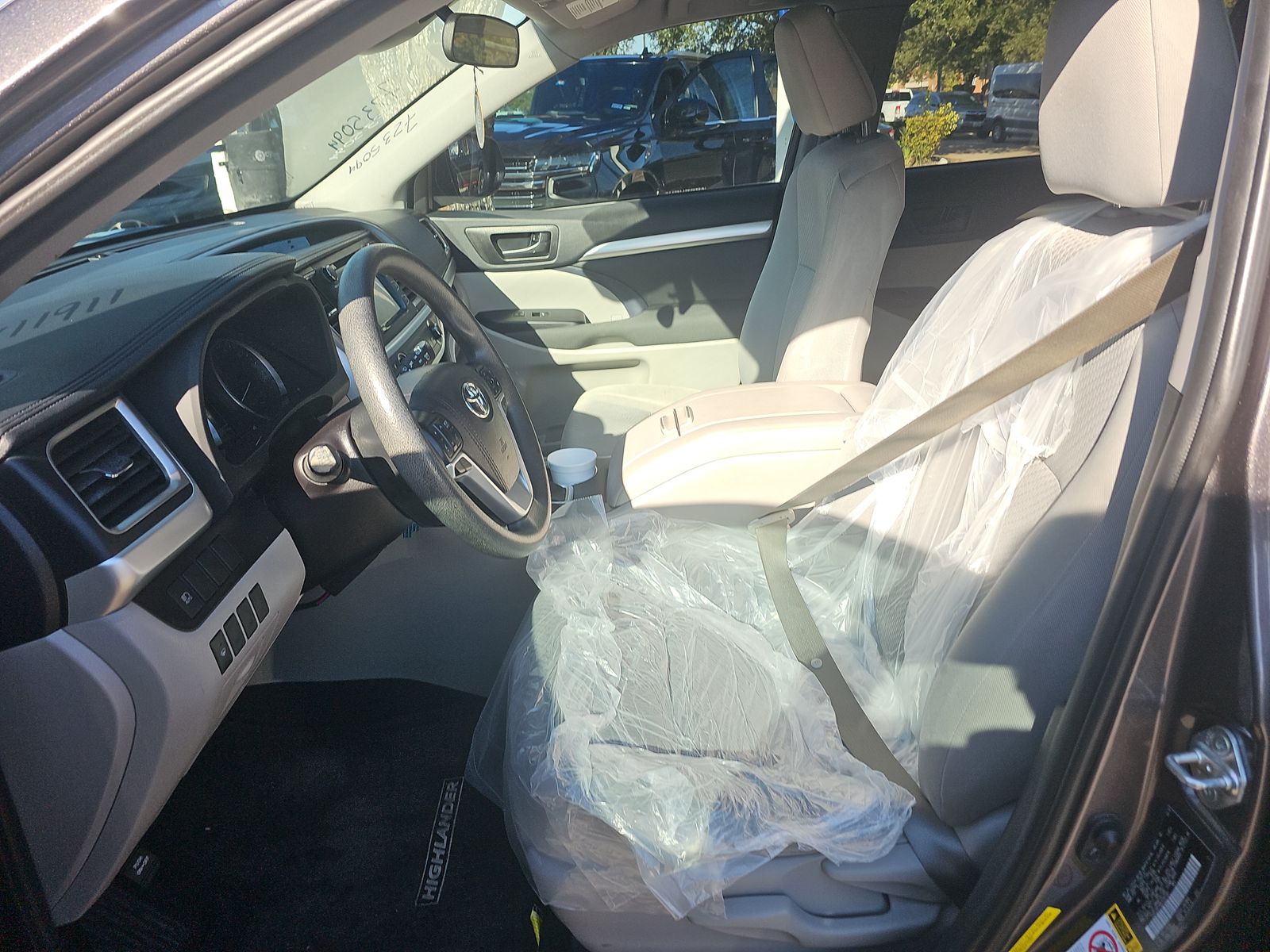 2019 Toyota Highlander LE FWD