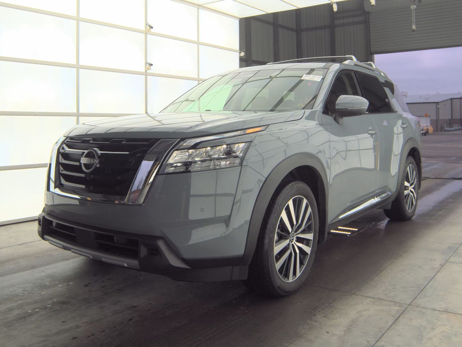 2024 Nissan Pathfinder Platinum AWD