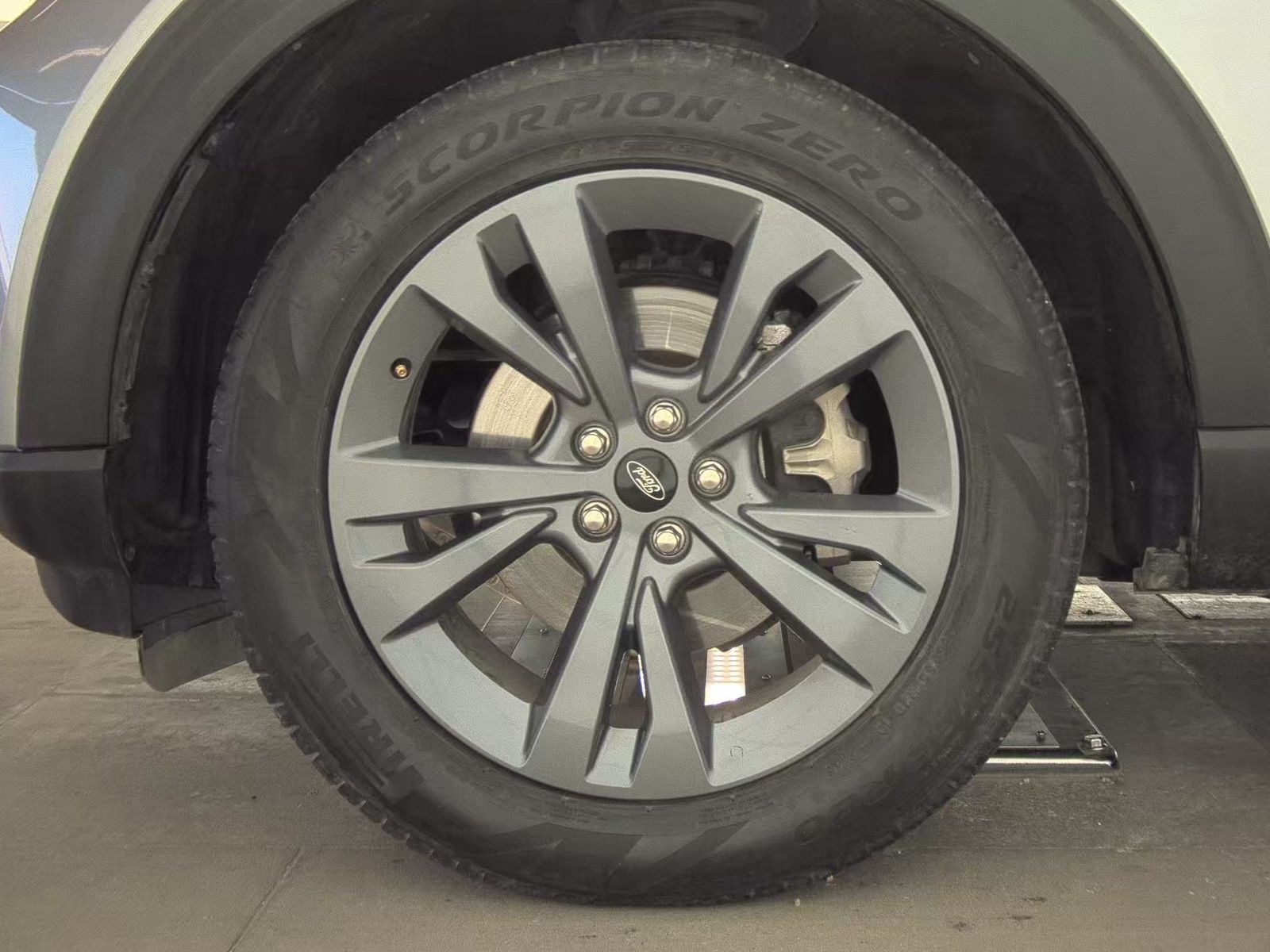 2022 Ford Explorer XLT RWD