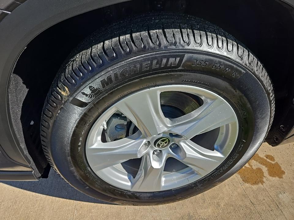 2022 Toyota Highlander LE FWD