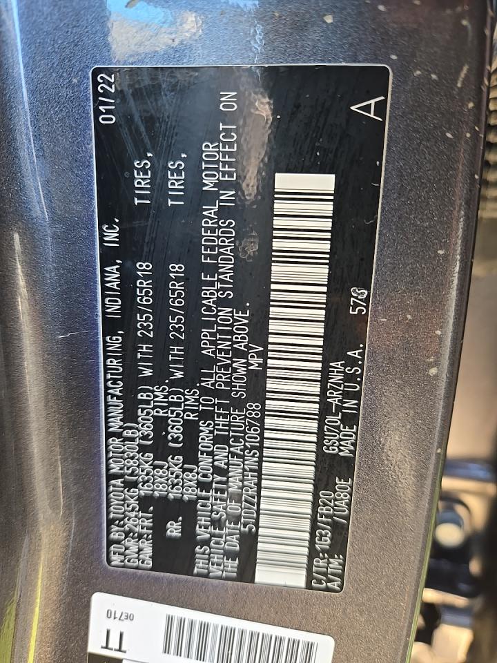 2022 Toyota Highlander LE FWD