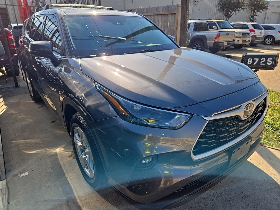 2022 Toyota Highlander LE FWD