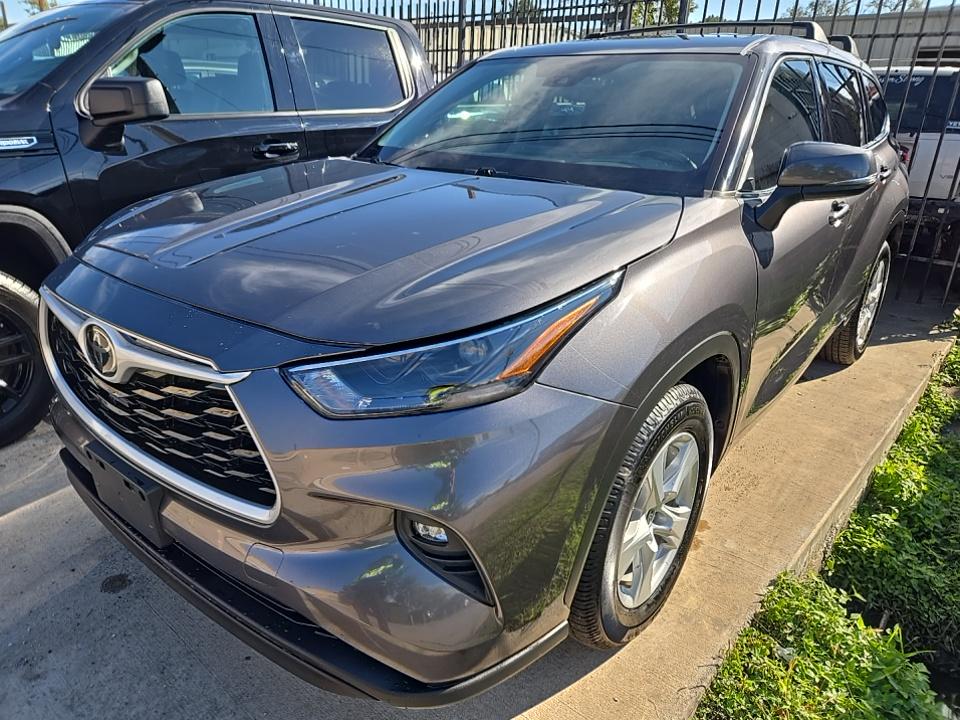 2022 Toyota Highlander LE FWD