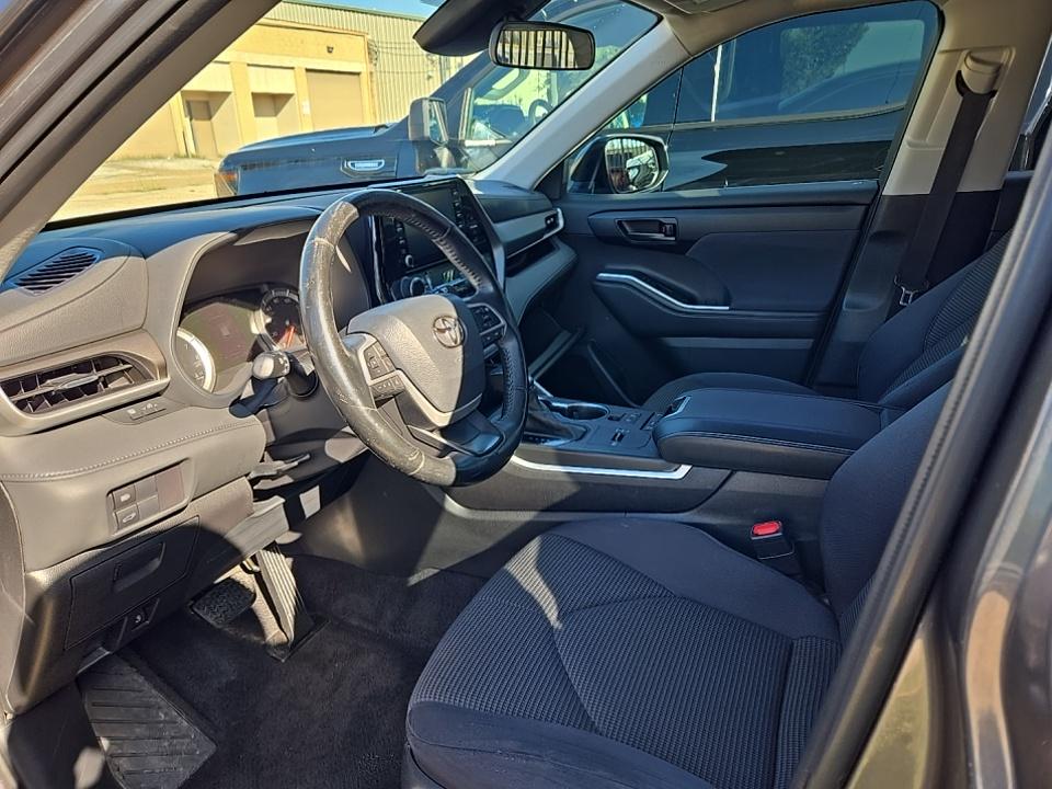 2022 Toyota Highlander LE FWD