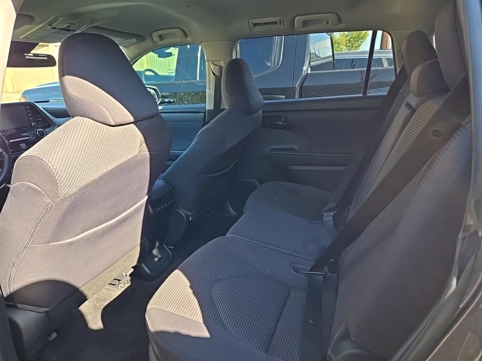 2022 Toyota Highlander LE FWD