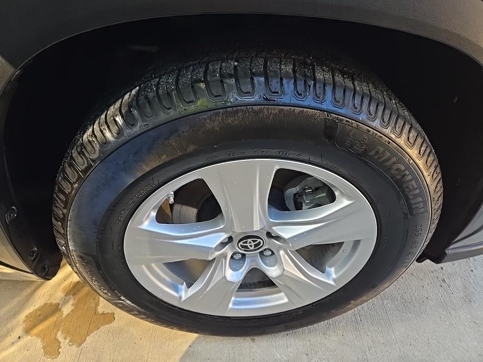 2022 Toyota Highlander LE FWD