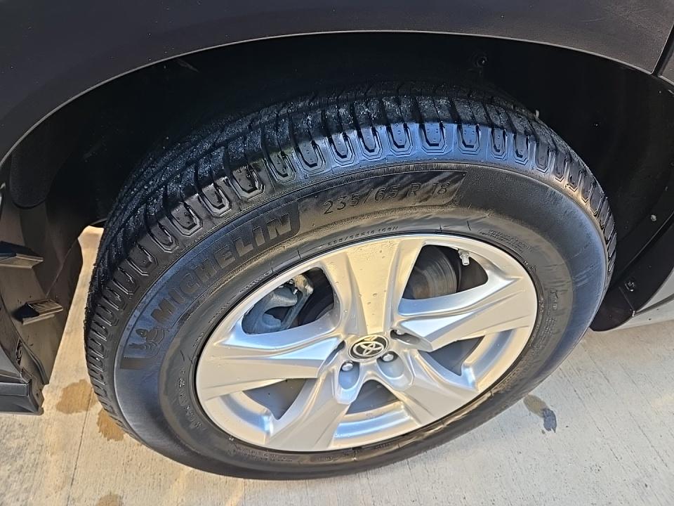 2022 Toyota Highlander LE FWD