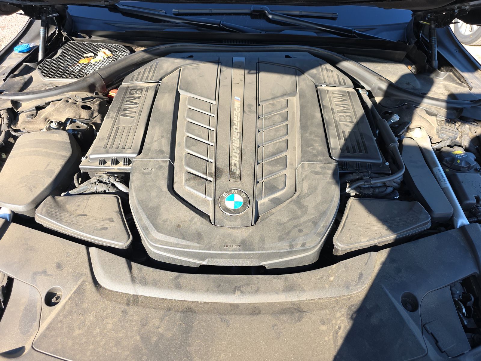 2022 BMW 7 Series M760i xDrive AWD