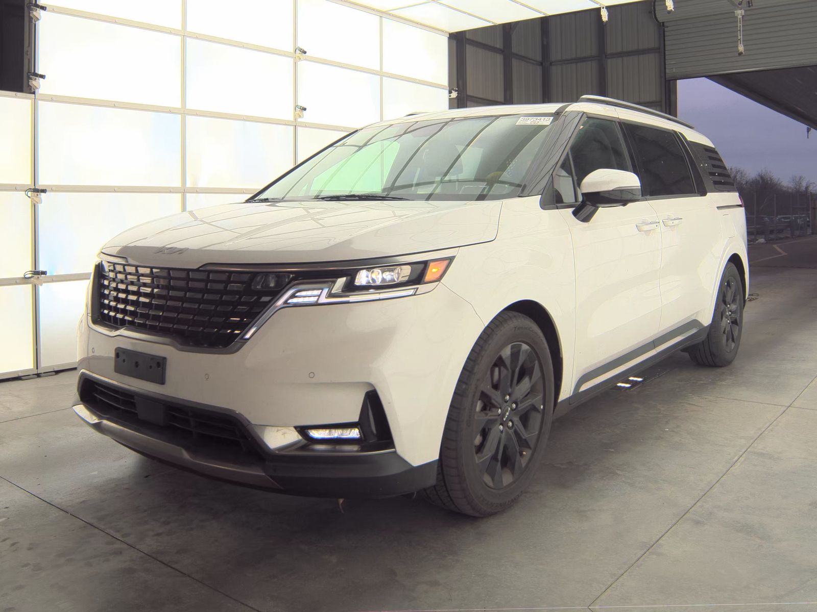 2024 Kia Carnival SX Prestige's photo