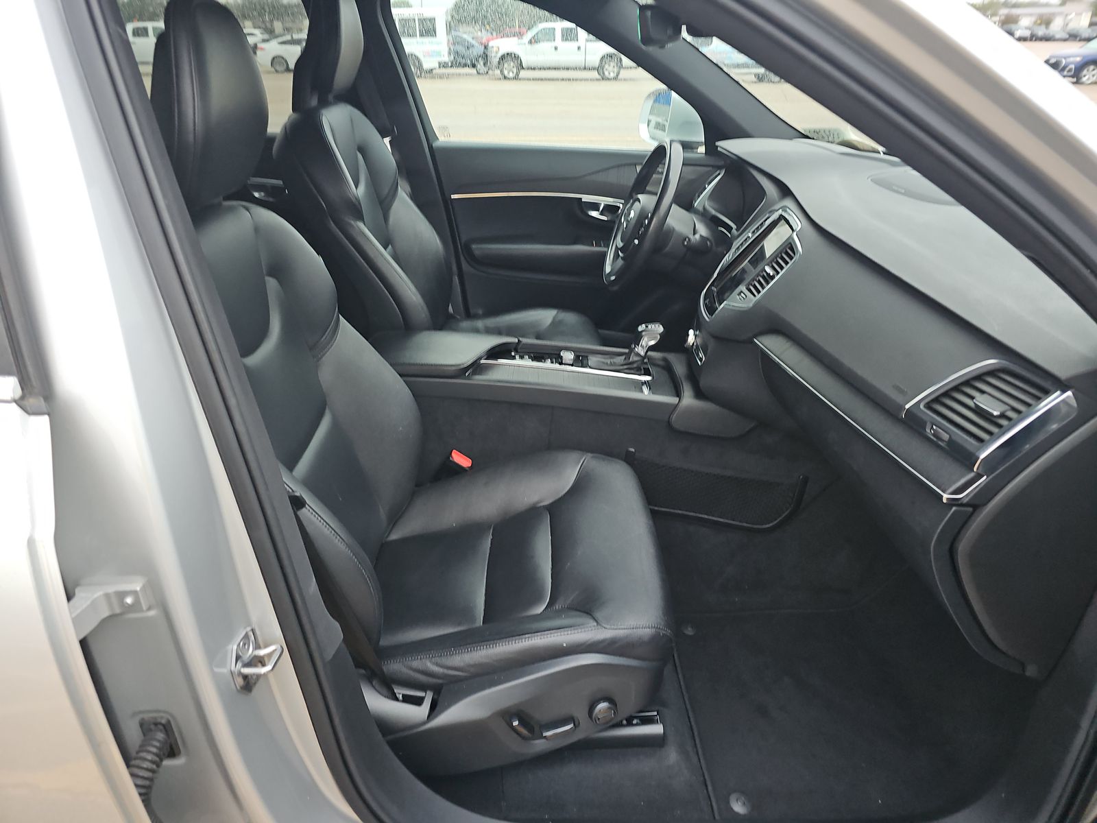 2020 Volvo XC90 T5 Momentum FWD