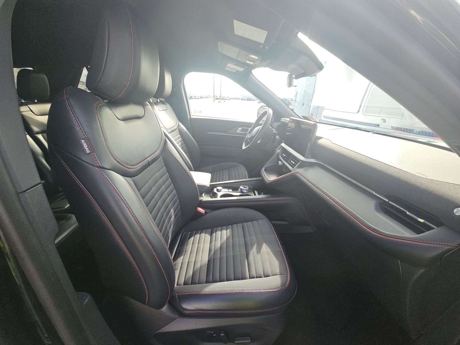 2025 Ford Explorer ST-Line AWD