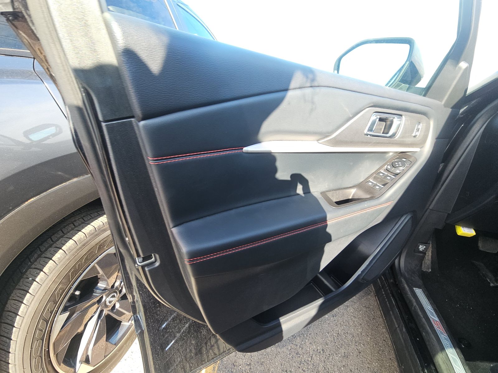 2025 Ford Explorer ST-Line AWD