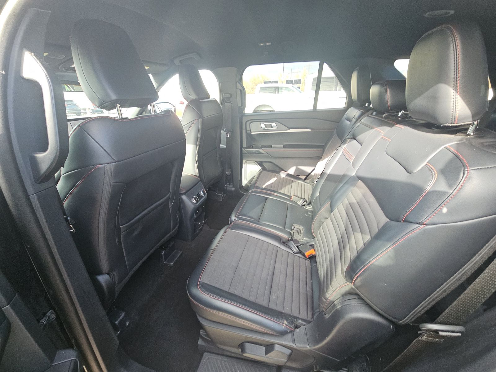 2025 Ford Explorer ST-Line AWD