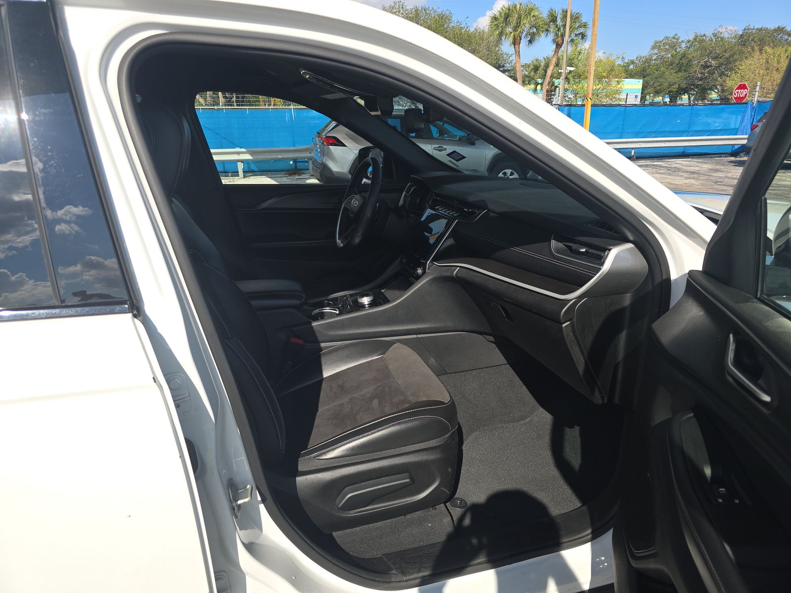 2023 Jeep Grand Cherokee Altitude RWD