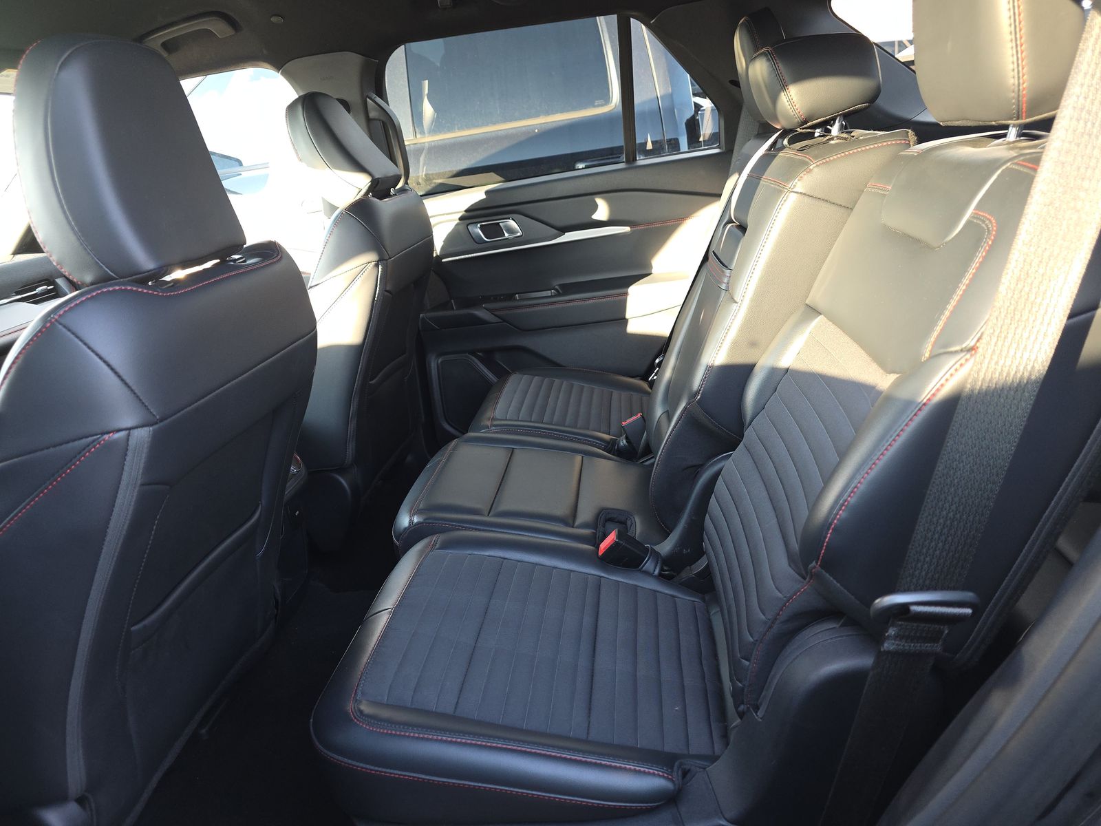 2025 Ford Explorer ST-Line AWD