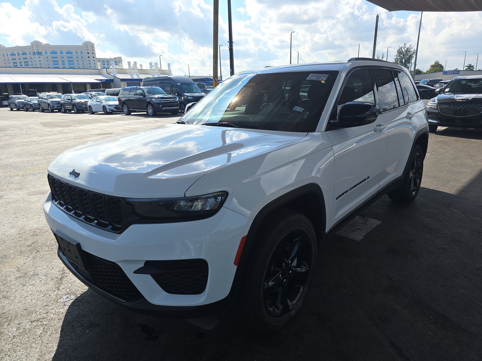 2023 Jeep Grand Cherokee Altitude RWD