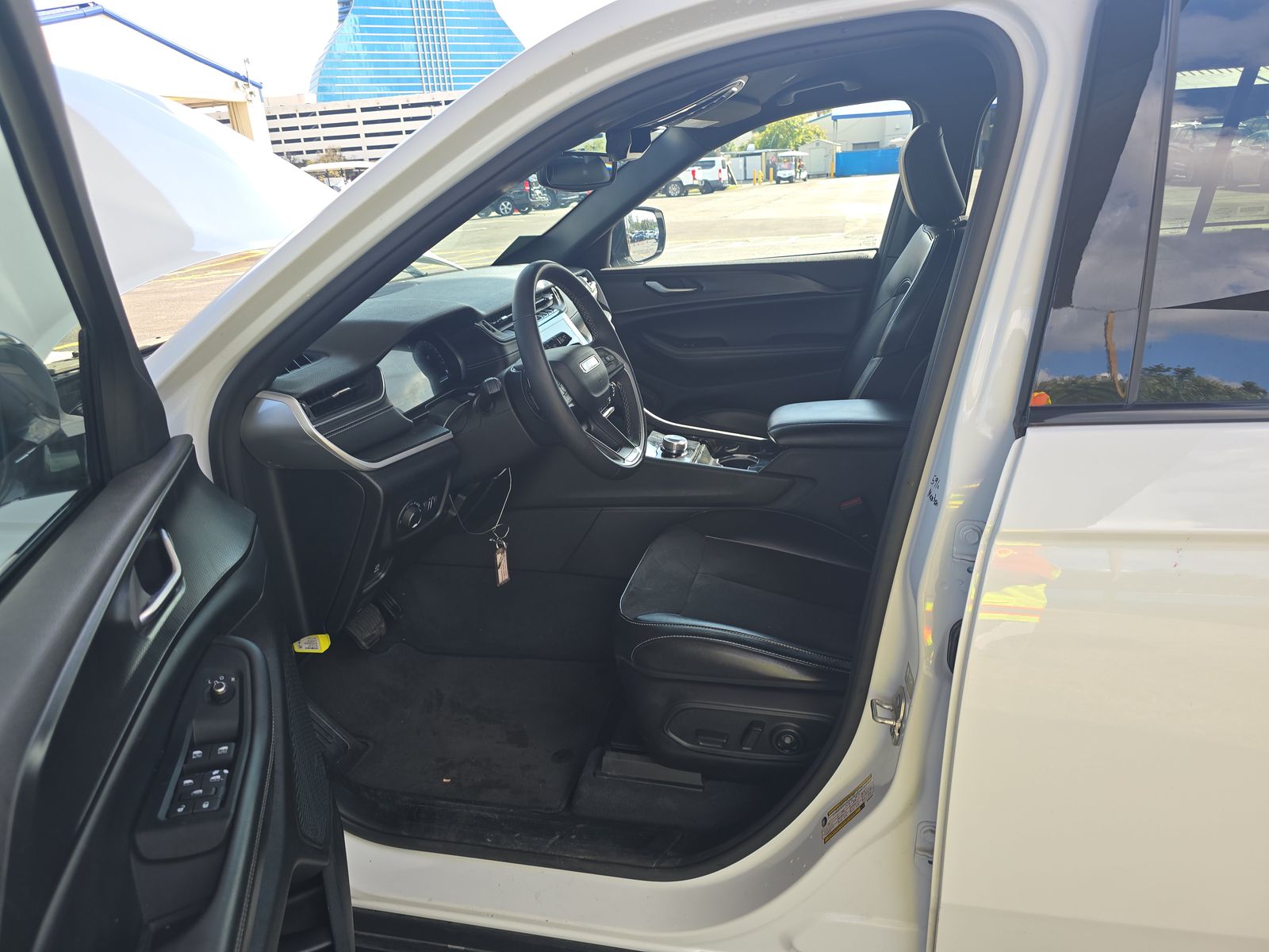 2023 Jeep Grand Cherokee Altitude RWD