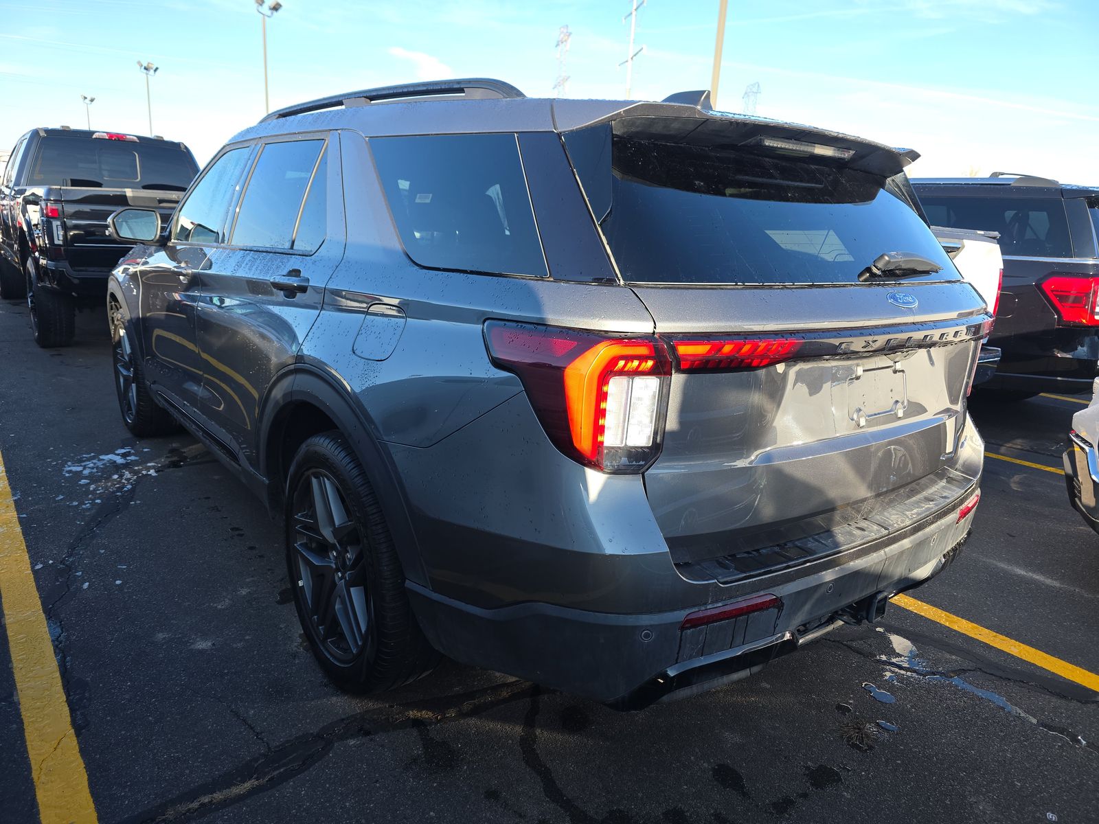2025 Ford Explorer ST-Line AWD