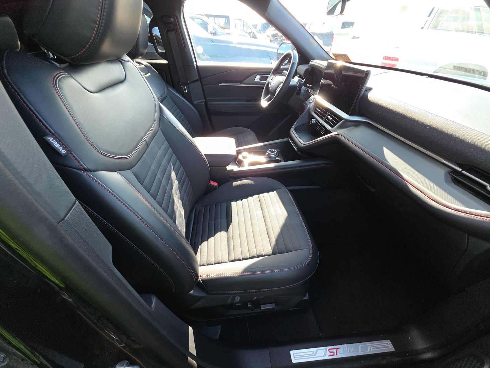 2025 Ford Explorer ST-Line AWD