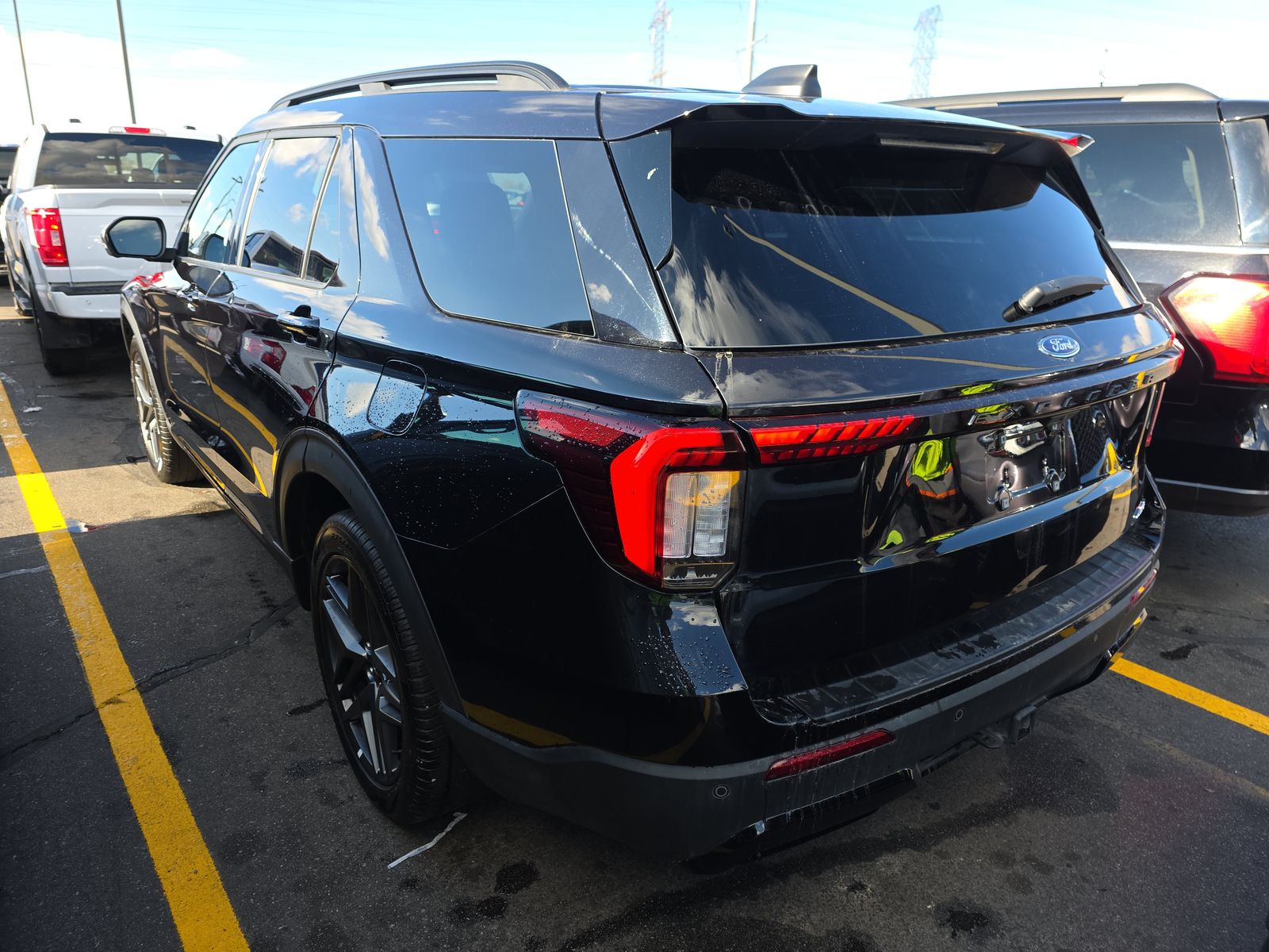 2025 Ford Explorer ST-Line AWD