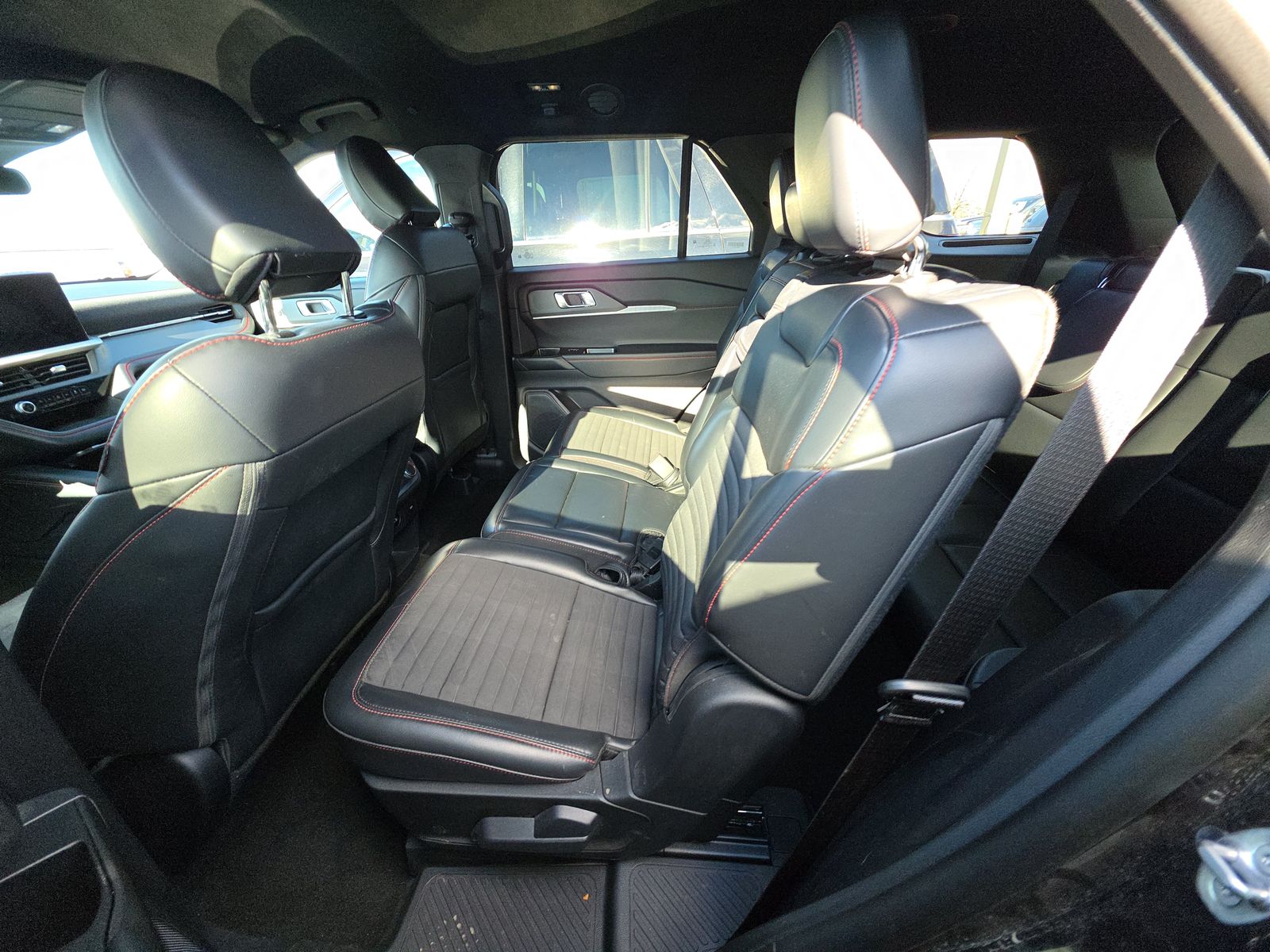 2025 Ford Explorer ST-Line AWD