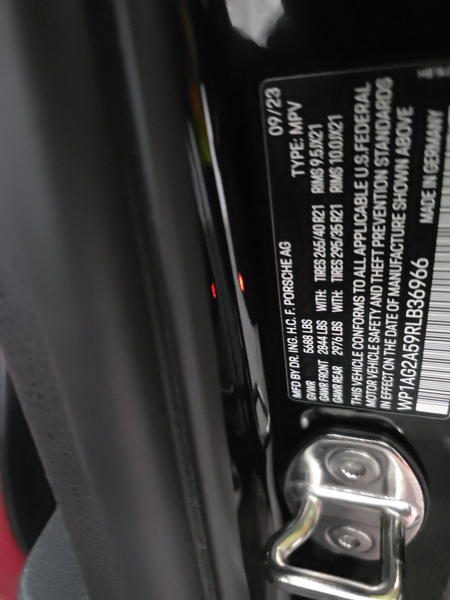 2024 Porsche Macan S AWD