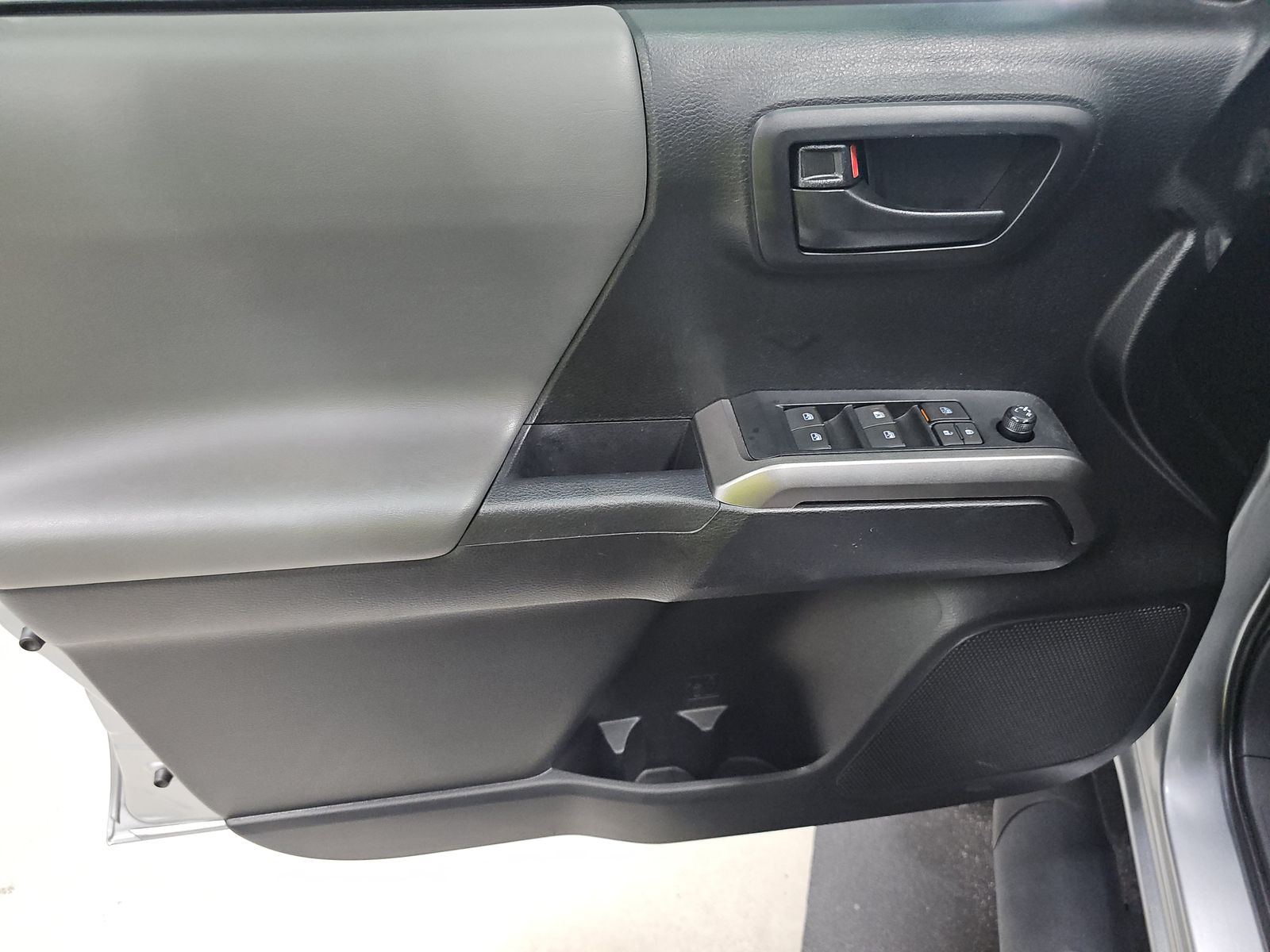 2022 Toyota Tacoma SR5 AWD