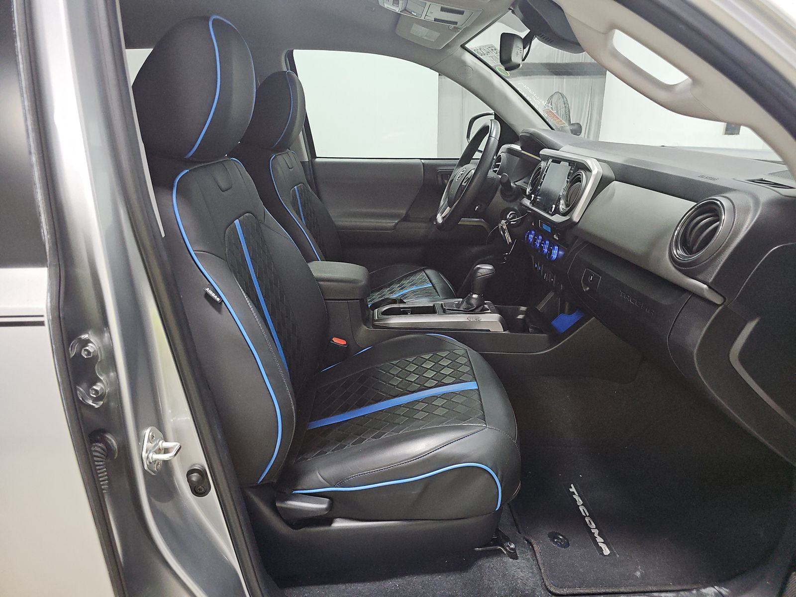 2022 Toyota Tacoma SR5 AWD