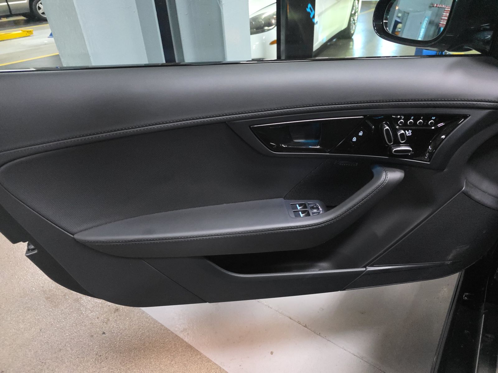 2022 Jaguar F-TYPE R AWD