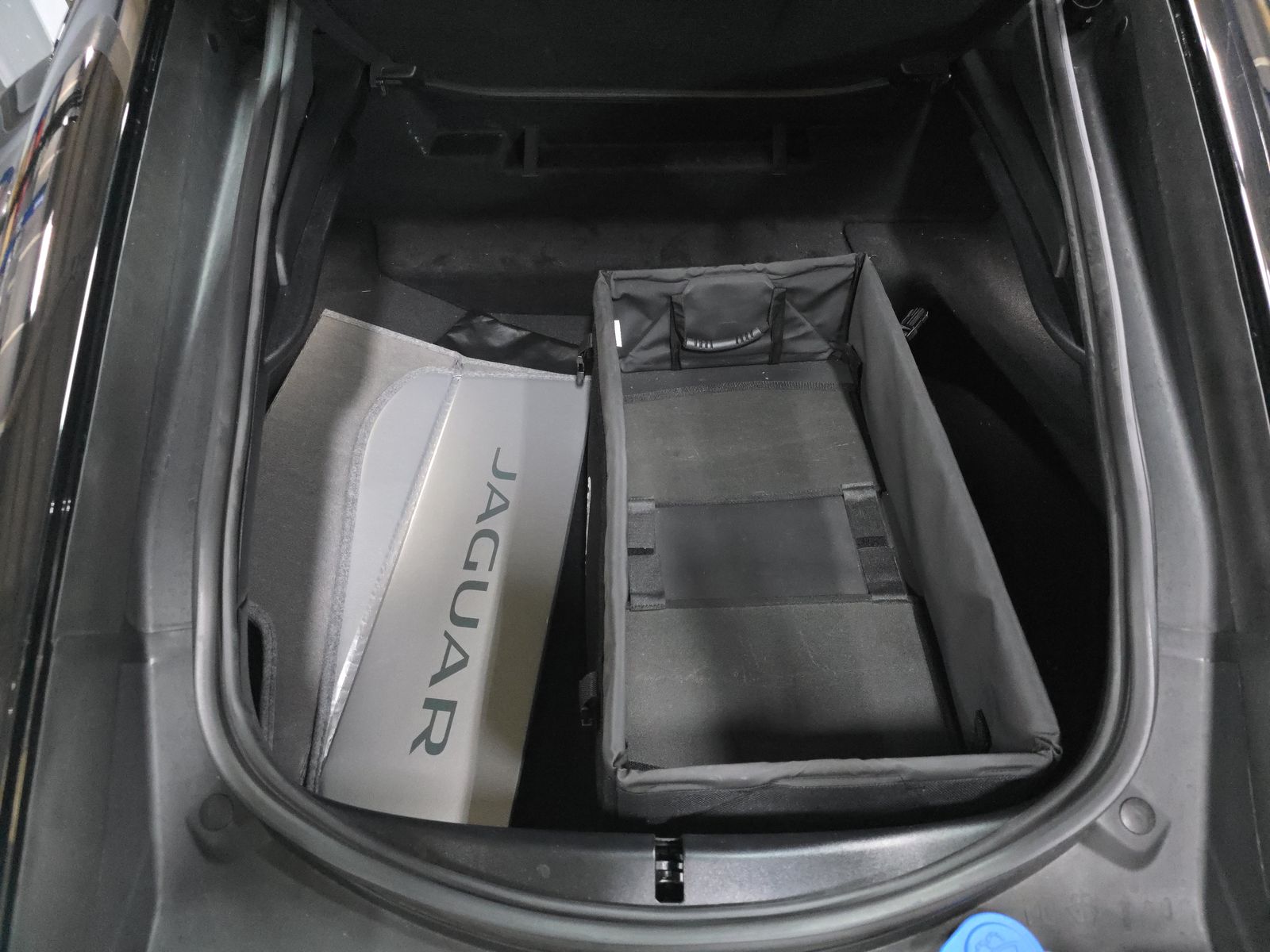 2022 Jaguar F-TYPE R AWD