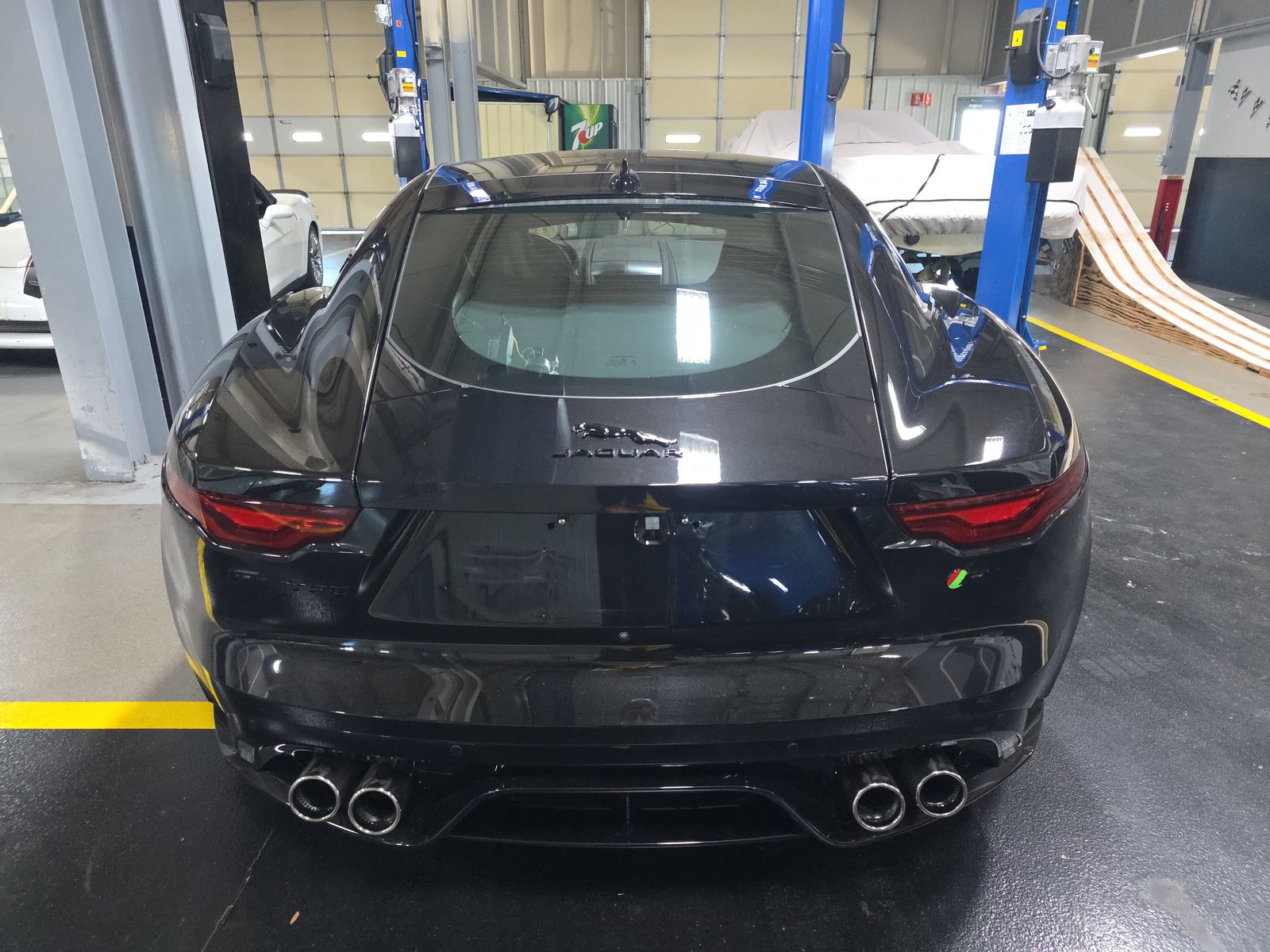 2022 Jaguar F-TYPE R AWD