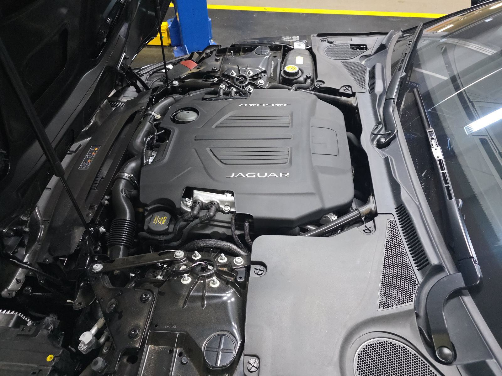 2022 Jaguar F-TYPE R AWD