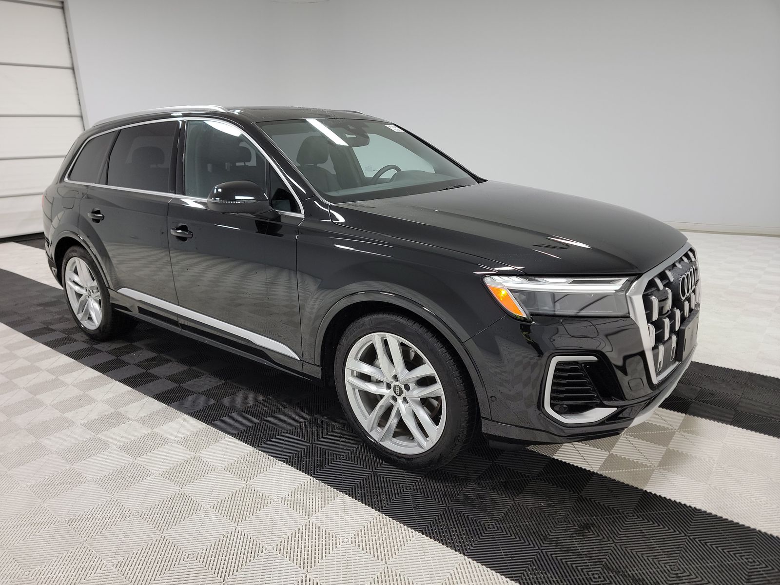 2025 Audi Q7 Premium Plus AWD