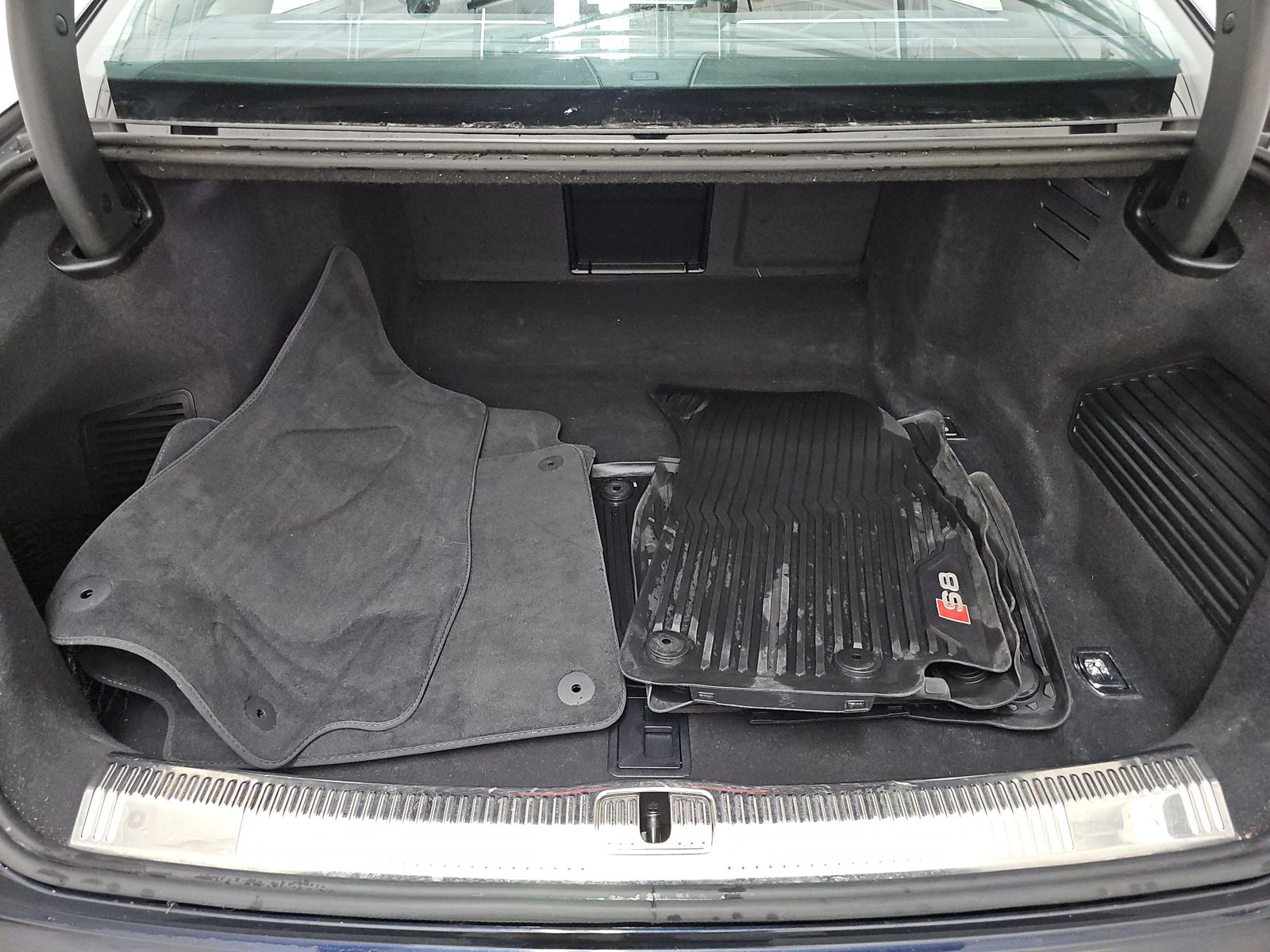 2022 Audi S8 Base AWD