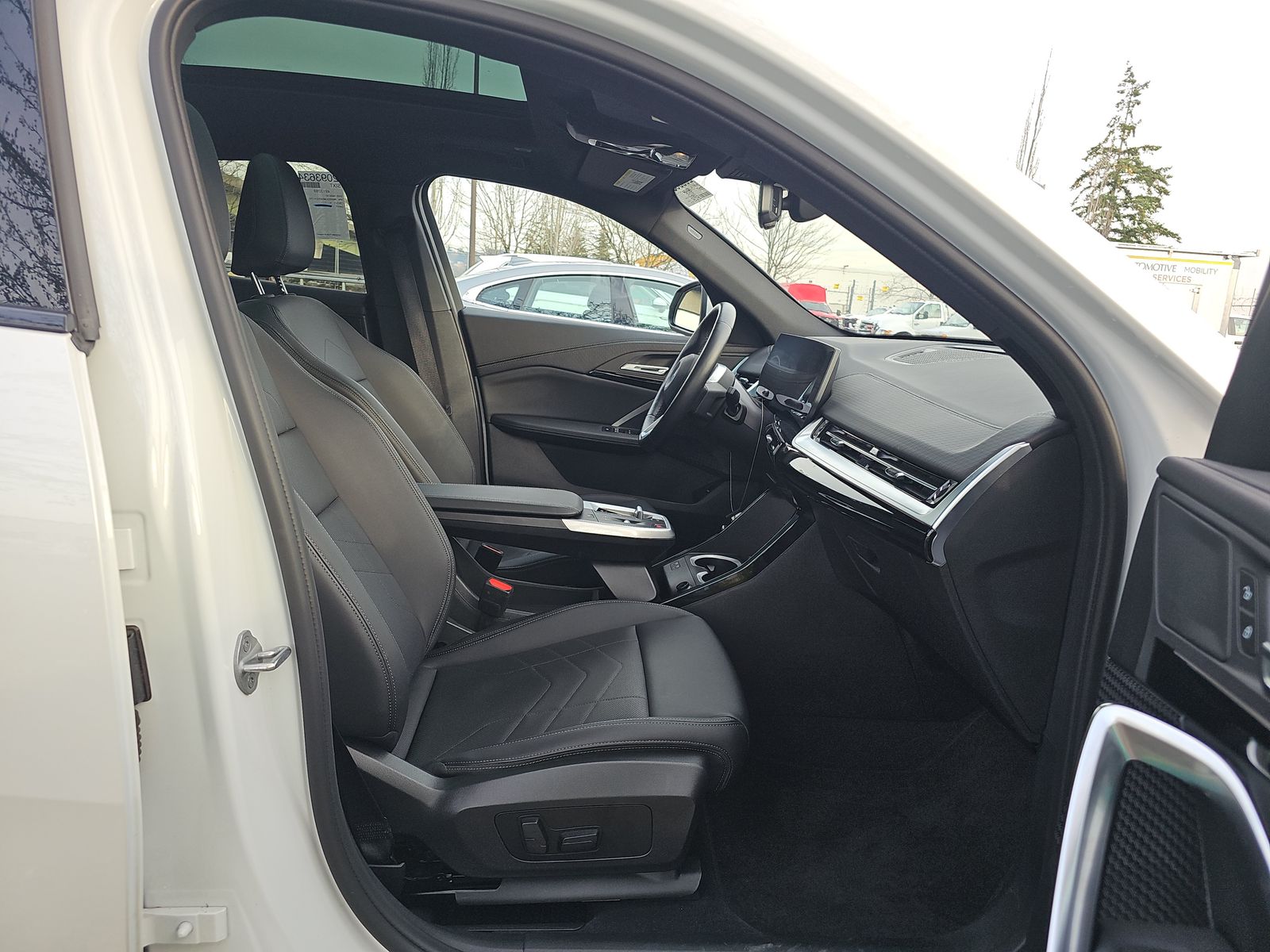 2025 BMW X2 xDrive28i AWD