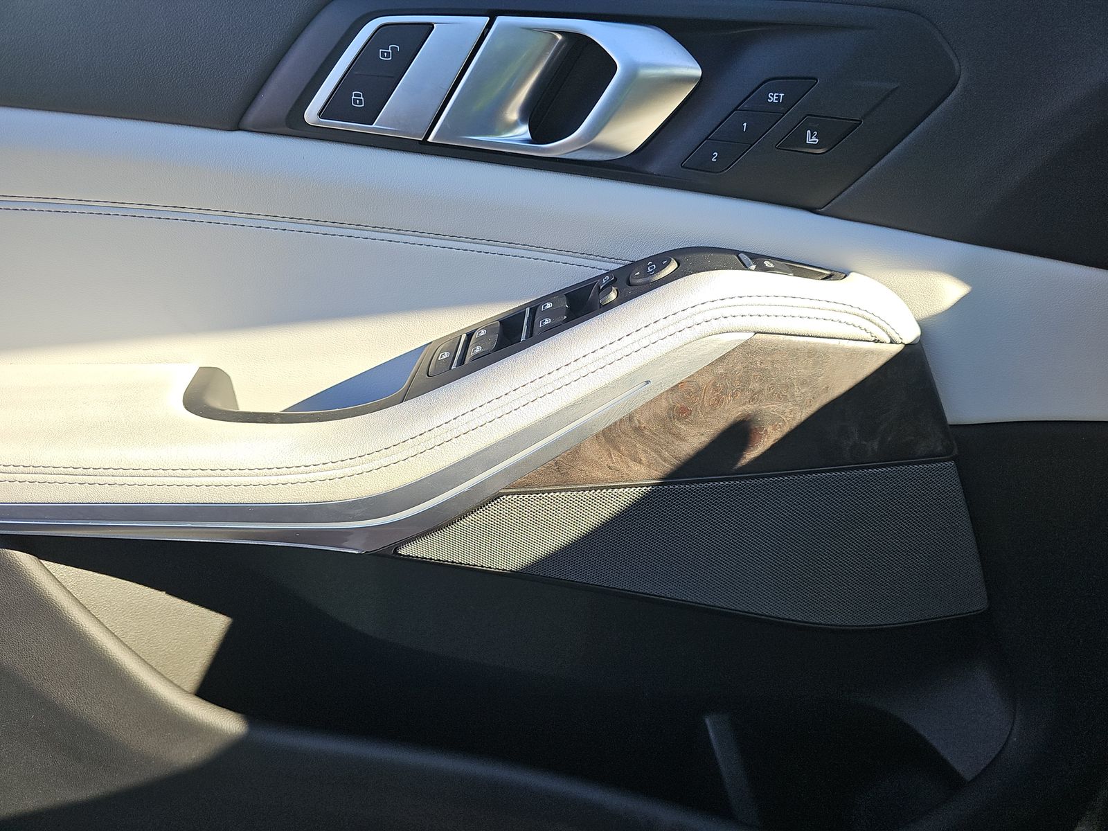 2025 BMW X5 xDrive40i AWD