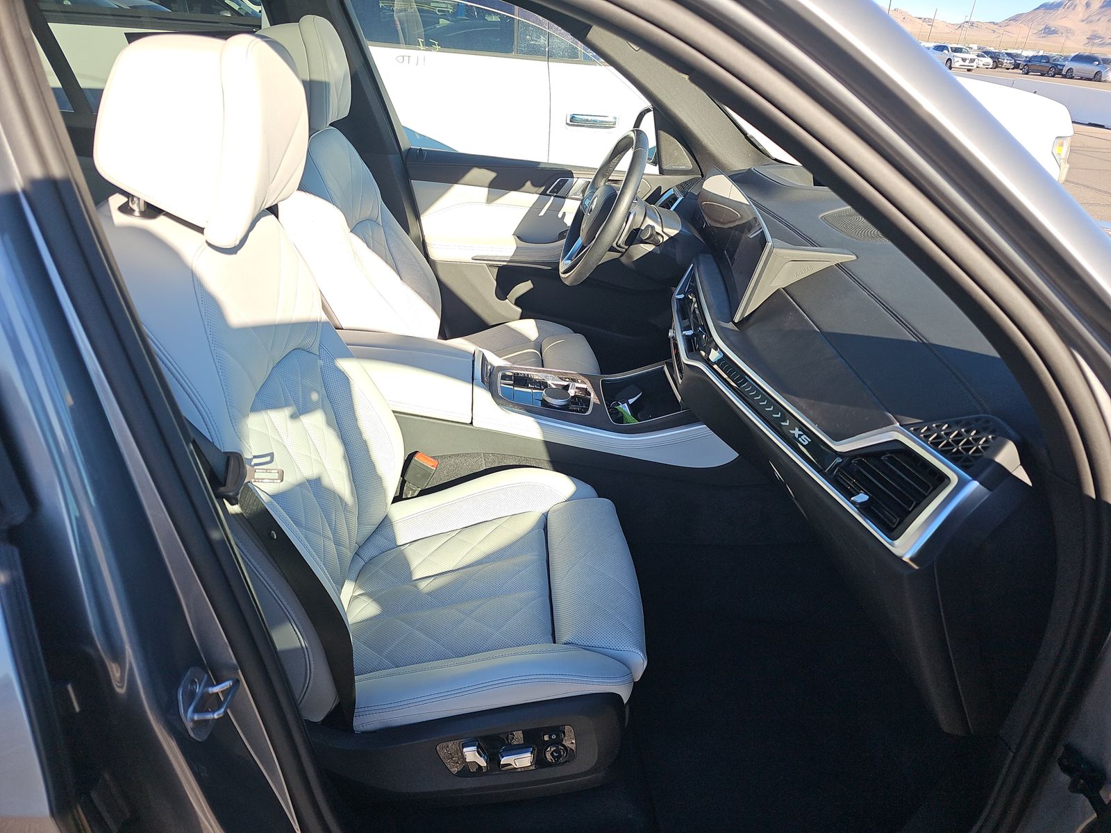 2025 BMW X5 xDrive40i AWD