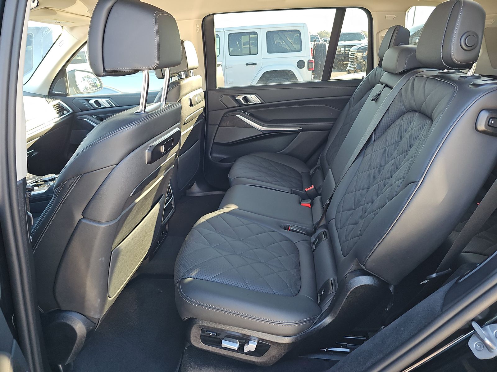 2025 BMW X7 xDrive40i AWD