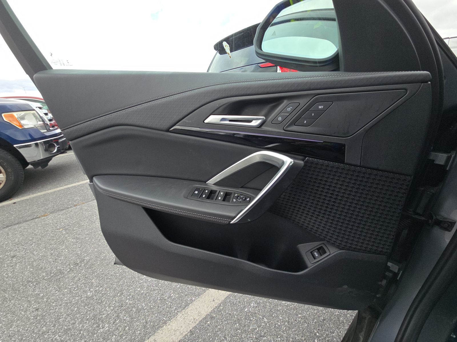 2025 BMW X2 xDrive28i AWD