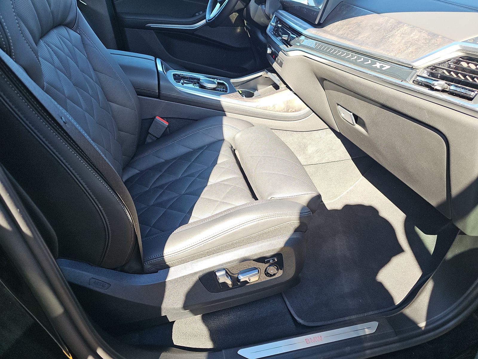 2025 BMW X7 xDrive40i AWD